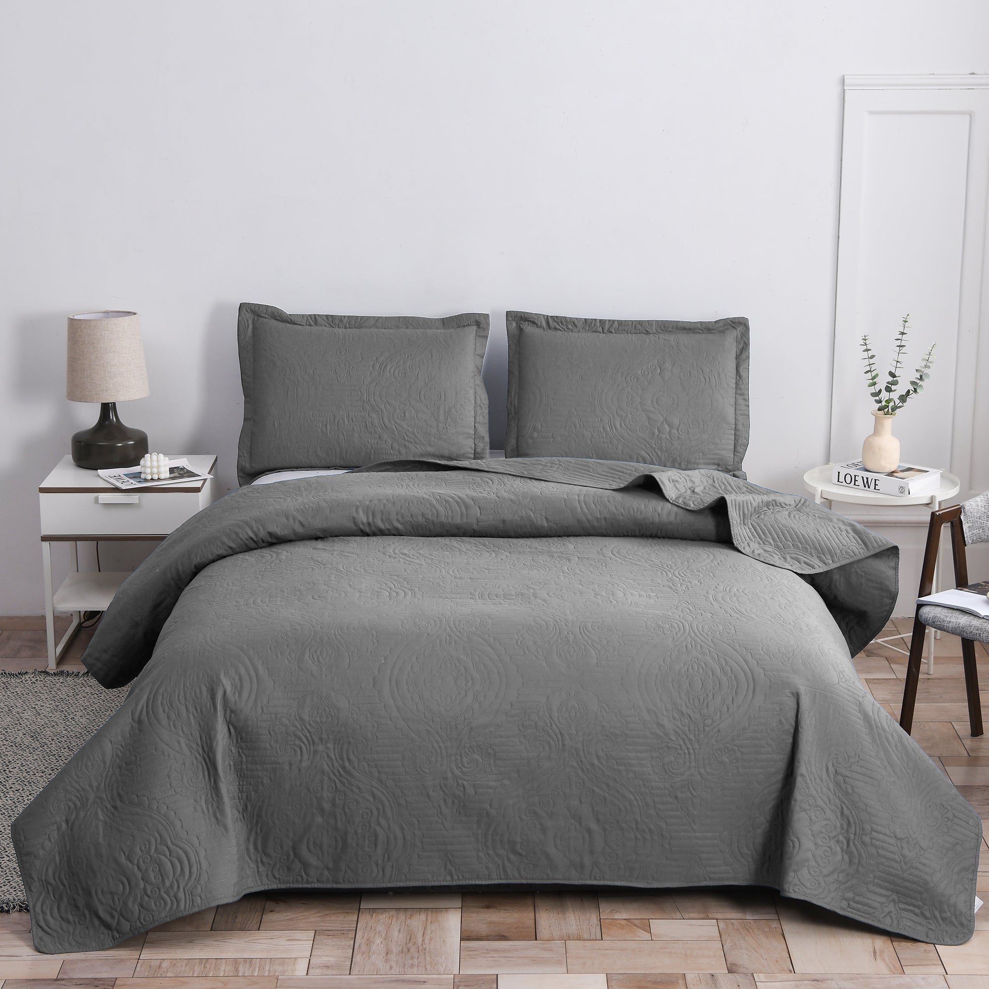 Smuge Quilt Set, Reversible Lightweight Soft Microfiber Bedspread Coverlet, Solid Color, 3 Piece Set (1 Bedspread, 2 Pillow Shams)