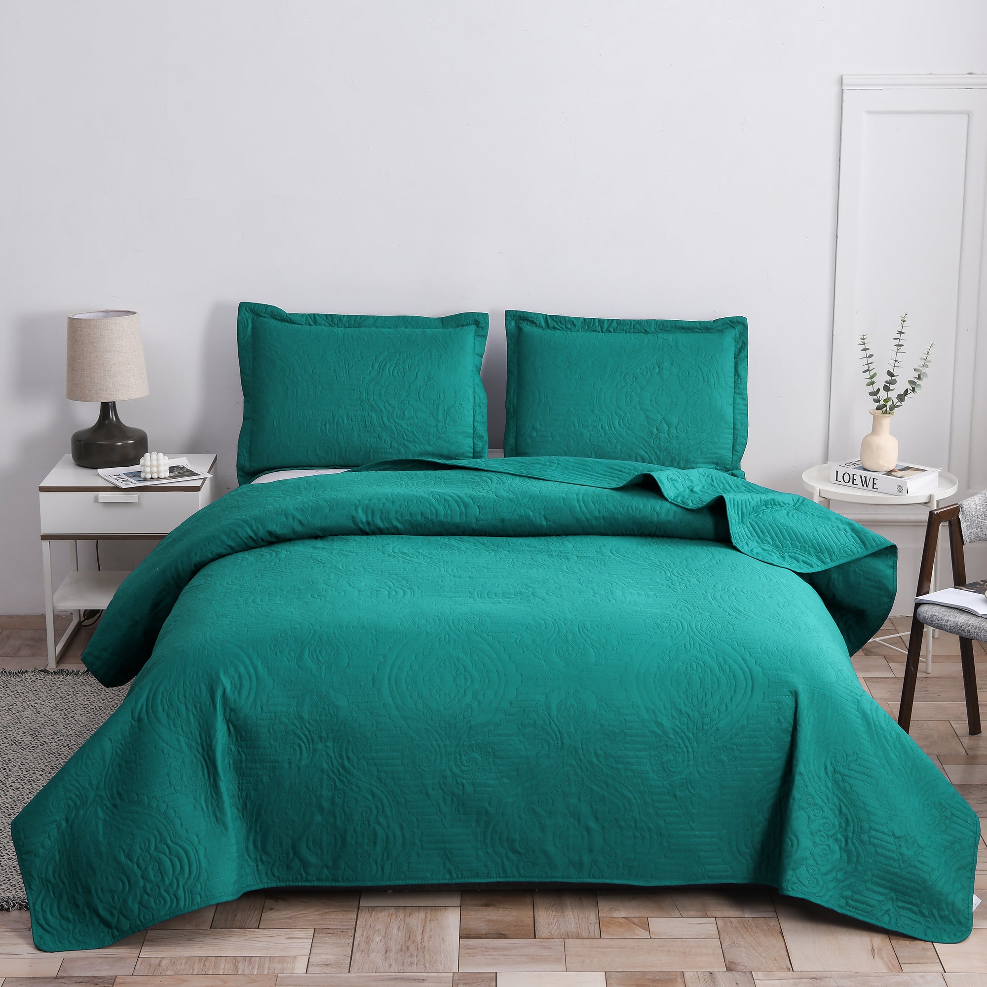 Smuge Quilt Set, Reversible Lightweight Soft Microfiber Bedspread Coverlet, Solid Color, 3 Piece Set (1 Bedspread, 2 Pillow Shams)