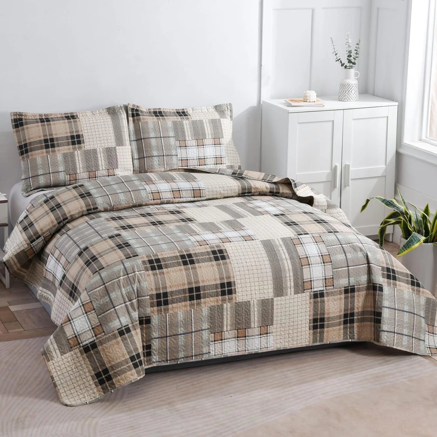 Smuge 3 Piece Quilt Set-Twin/Queen/King Sizes, Microfiber,Lightweight, Reversible, Modern Plaid Patchwork,All-Season Bedspread
