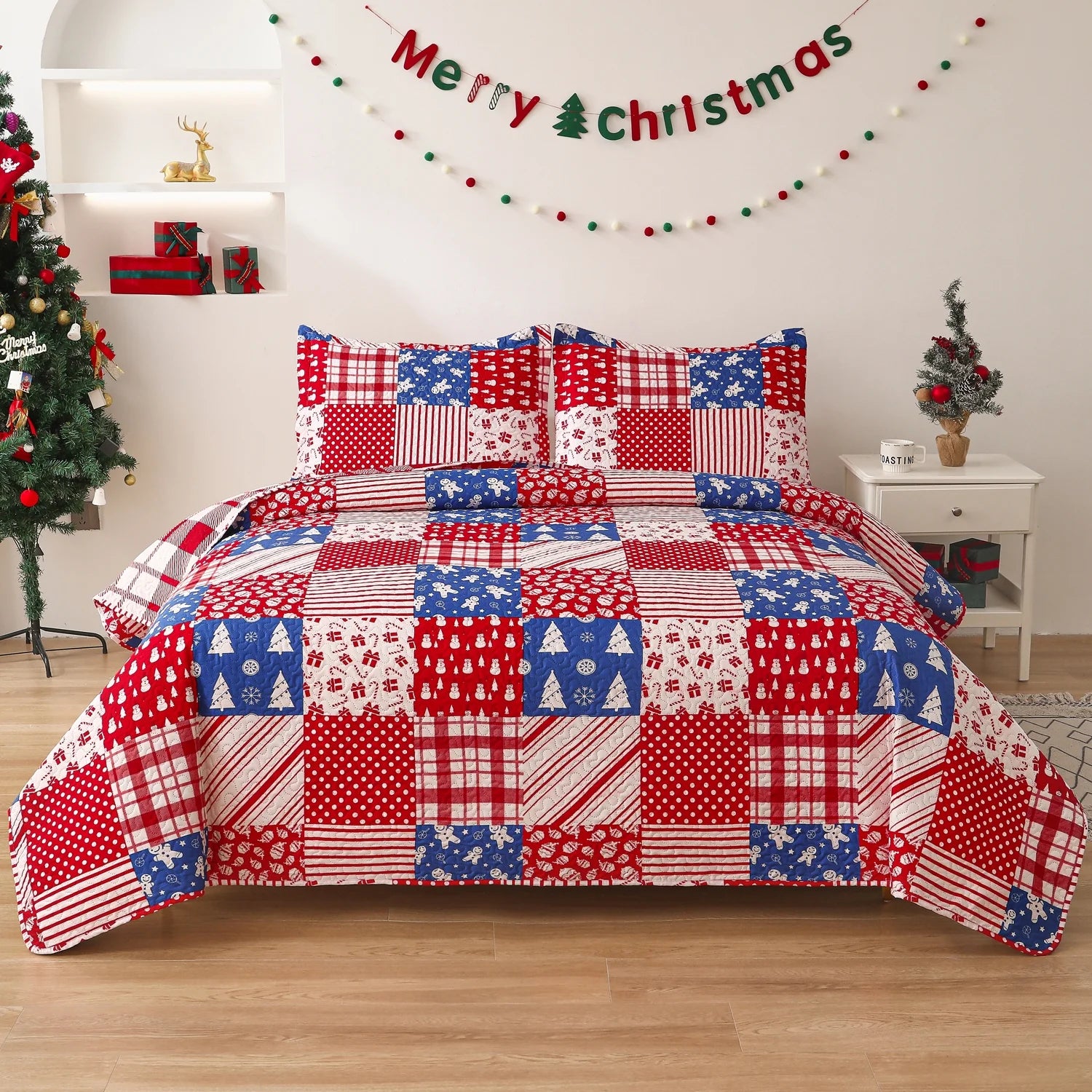 Smuge 3-Piece Christmas Bedding Set (Twin/Queen/King) - Reindeer & Lantern Quilt & Coverlet, 1 Quilt + 1 Coverlet + 2 Pillow Shams